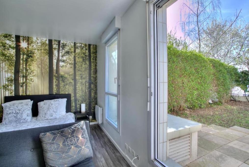 Studio Spacieux Avec Terrasse Et Parking Viry-Châtillon Dış mekan fotoğraf