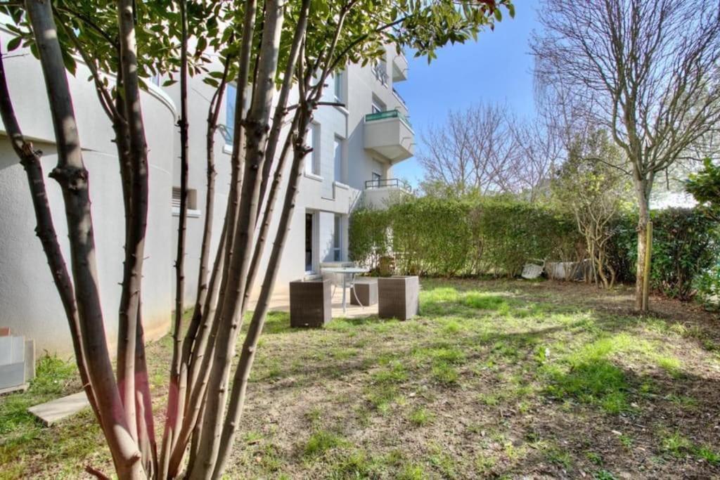 Studio Spacieux Avec Terrasse Et Parking Viry-Châtillon Dış mekan fotoğraf